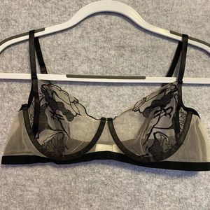 Shein Unlined Demi Bra with Floral Embroidery
